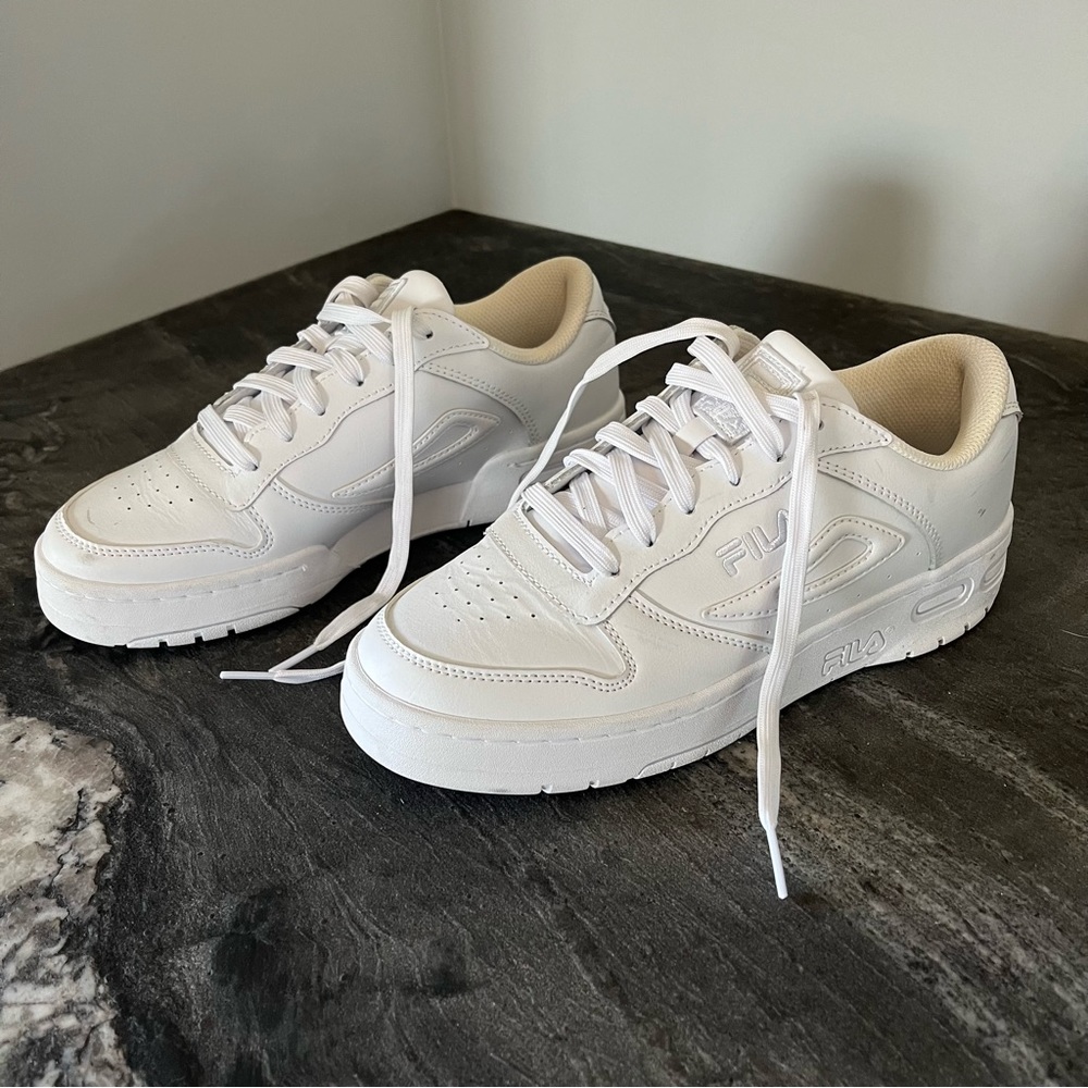 Fila sneakers in brand new condition!